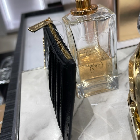 MICHAEL KORS JET SET TRAVEL MEDIUM TZ CARD CASE IN BLACK CROCODILE 
NWT - Picture 11 of 16